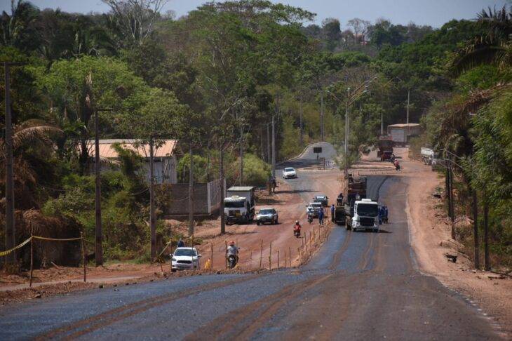 Governador visita obras de duplicação da estrada que liga Teresina a União